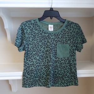 Leopard print crop shirt with pocket